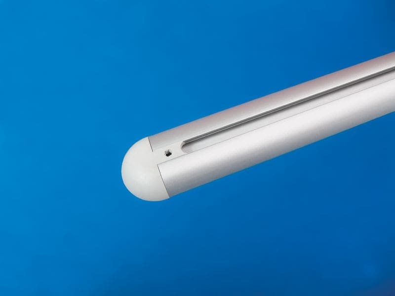 Fly rail